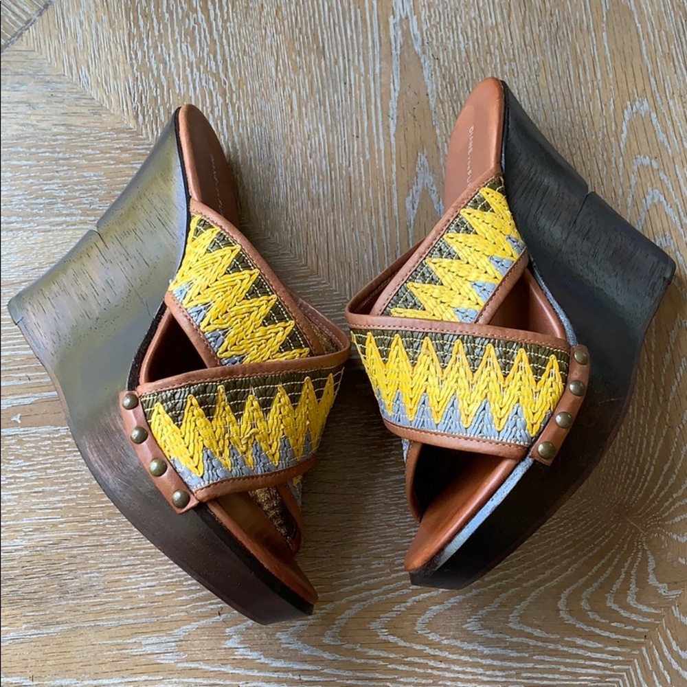 DIANE VON FURSTENBERG Woven Moore Crisscross Wedge 9.5 - Picture 2 of 14